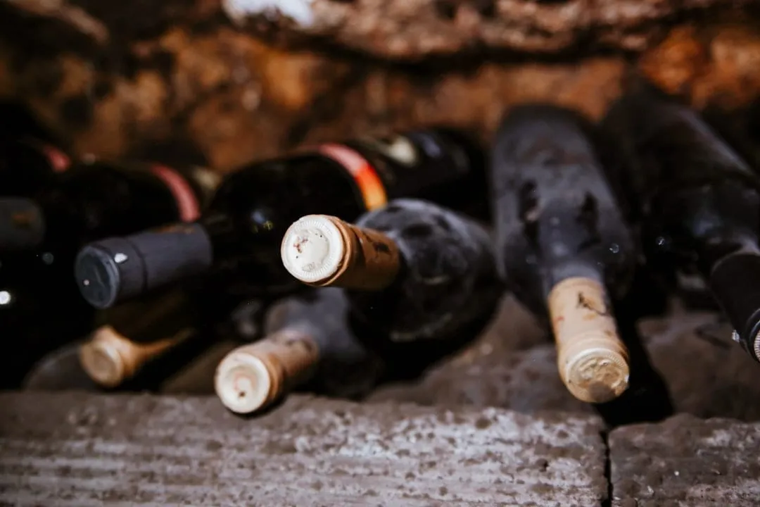 Cómo Identificar un Vino en Mal Estado: Guía Completa para Detectar Defectos